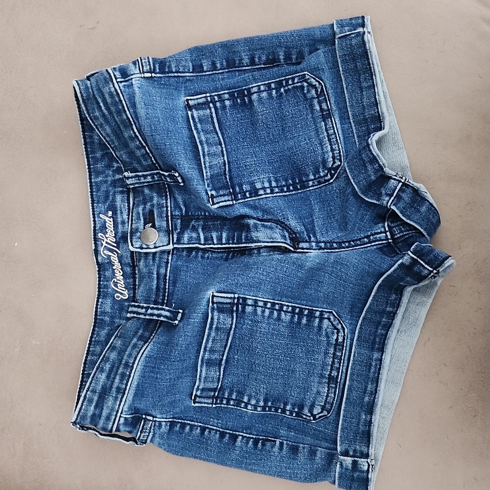 Universal Threads 4/27 high rise midi shorts